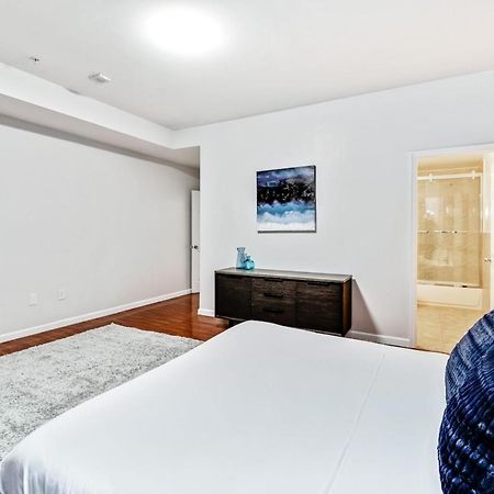 Lovely 2Bd Apt Steps From The Convention Center فيلادلفيا المظهر الخارجي الصورة